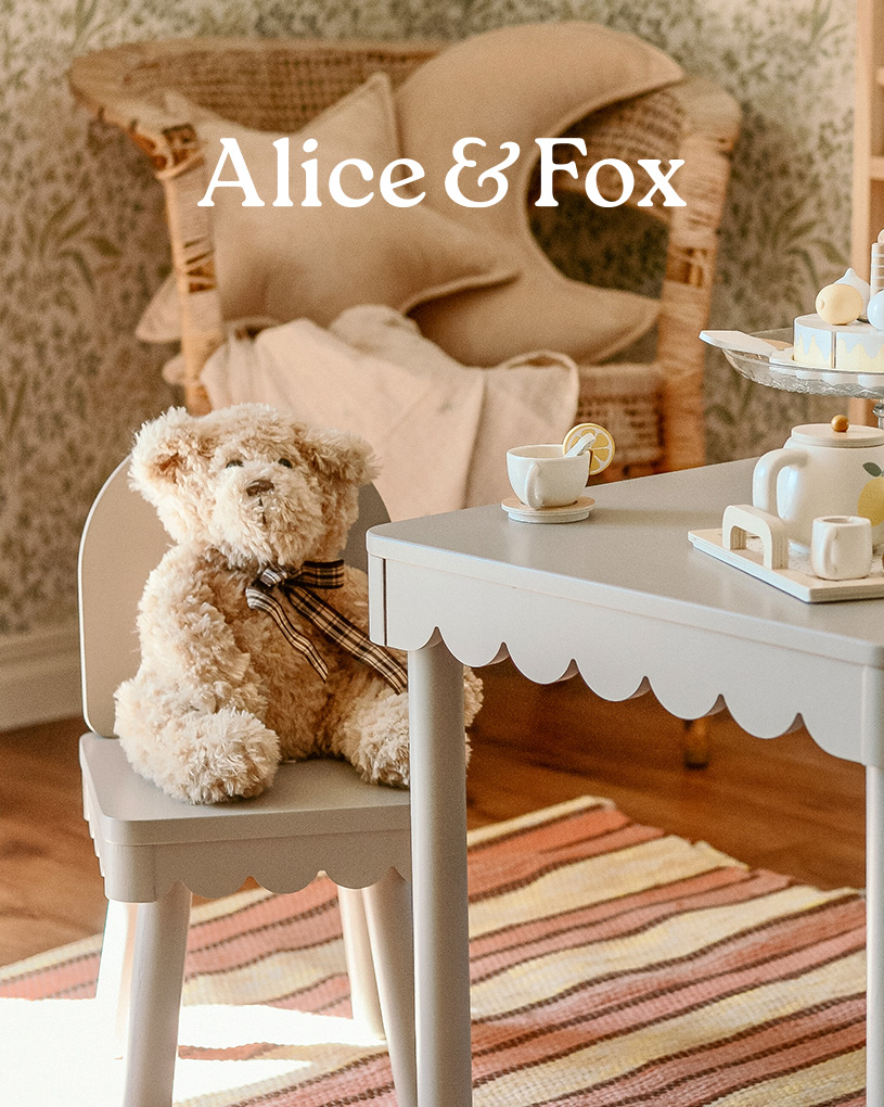 Startsida_banner_815x1020_Alice & Fox.jpg